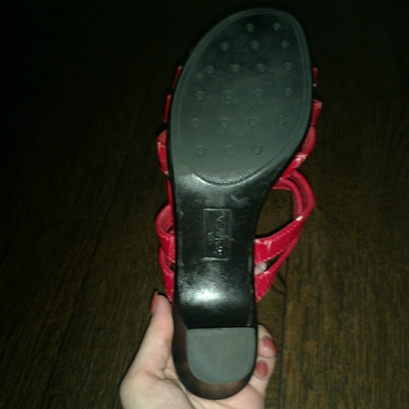 Red heeled sandals - Picture 5 of 5